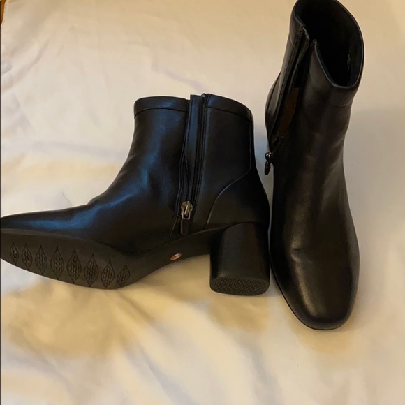 Black boots - Picture 2 of 6